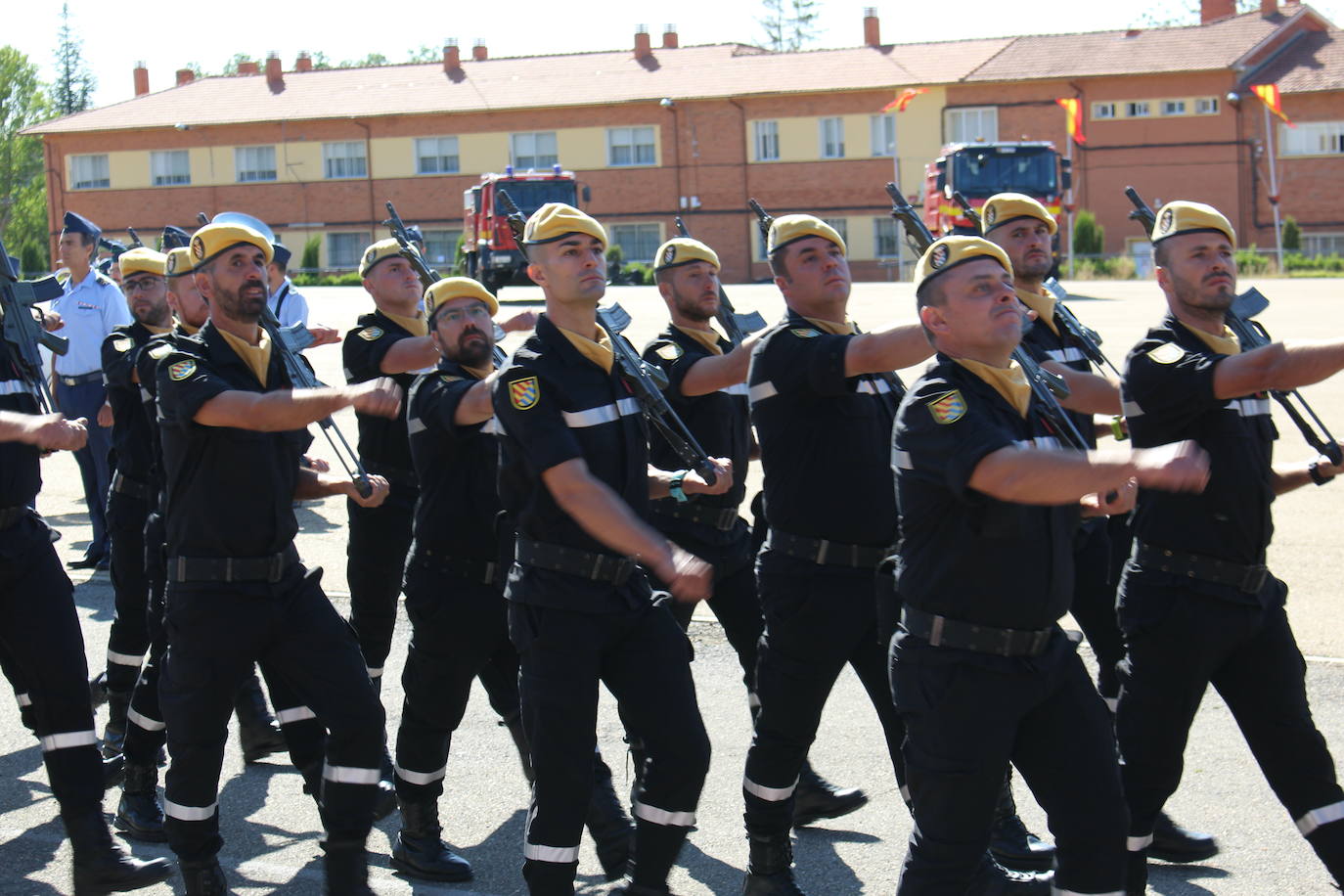 Fotos: Relevo en el mando del V Batallón de la UME