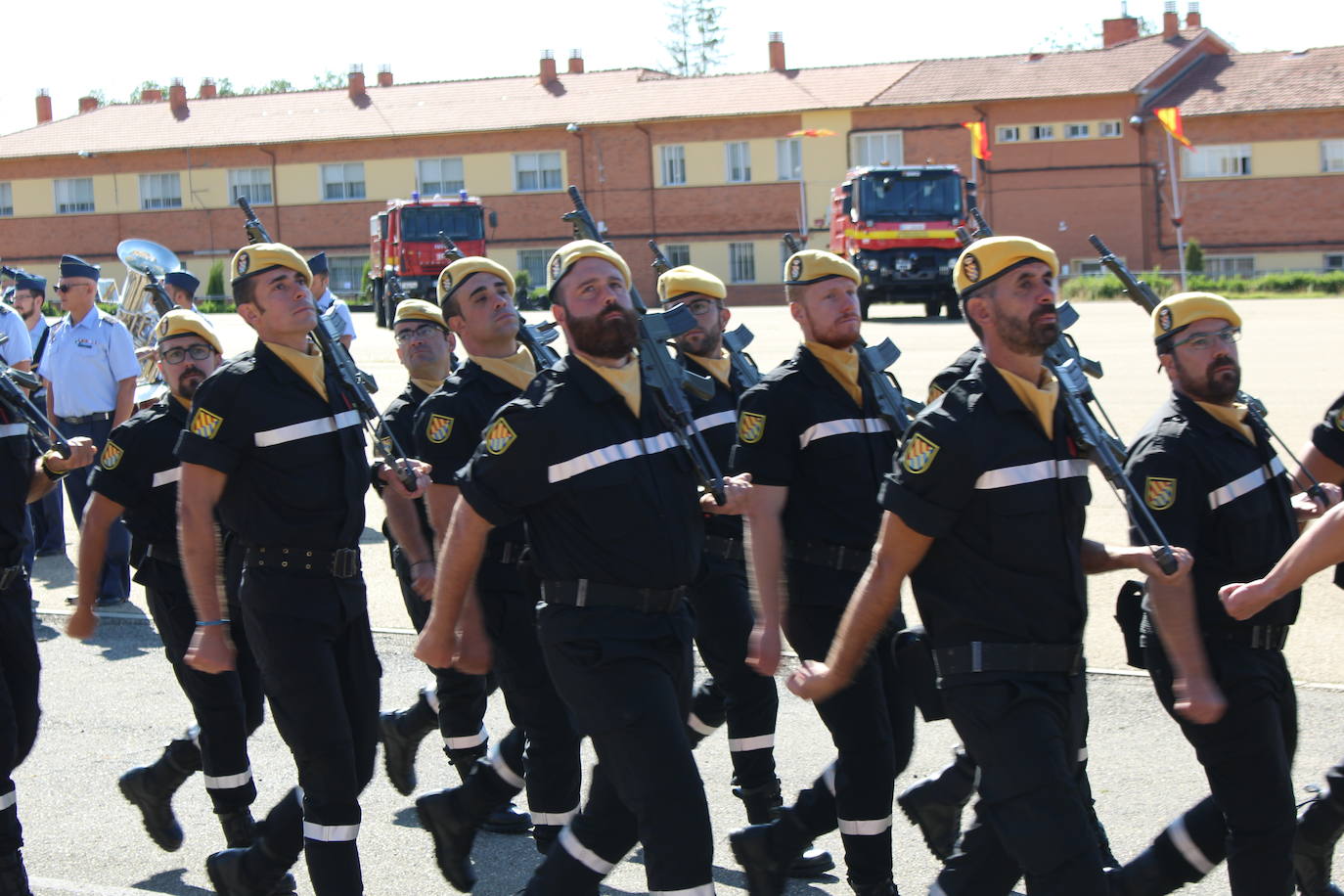 Fotos: Relevo en el mando del V Batallón de la UME