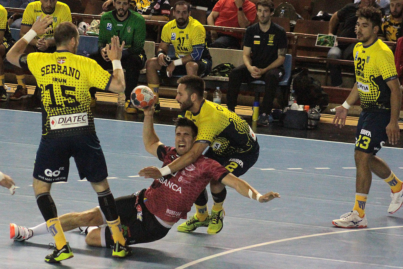 Fotos: Derrota del Abanca Ademar ante Bidasoa Irún