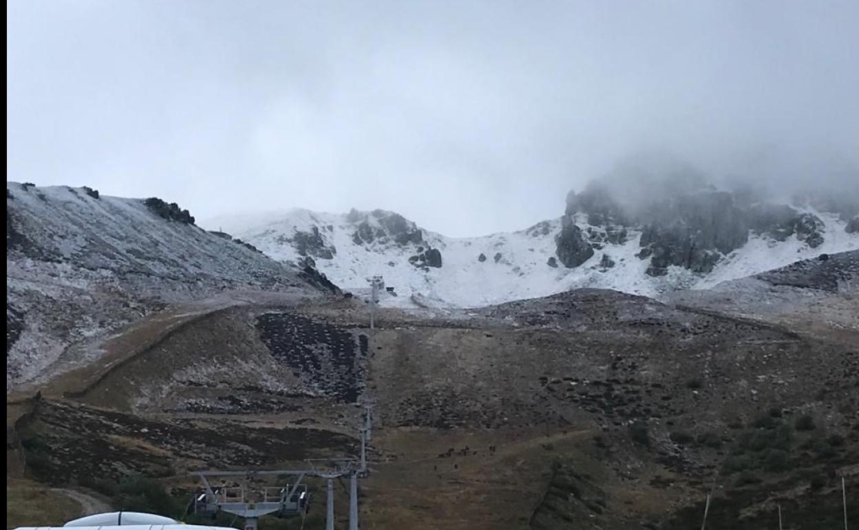 Imagen de la estación invernal de San Isidro este martes.