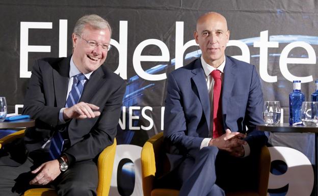 Antonio Silván y José Antonio Diez, en el debate electoral organizado por leonoticias y Fele. 