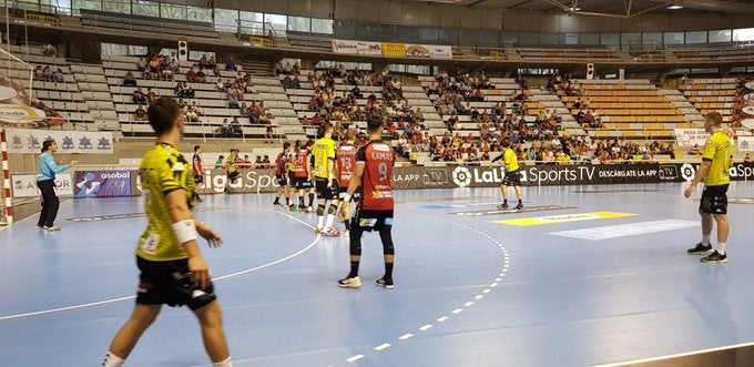 Fotos: Triunfo del Ademar en Huesca