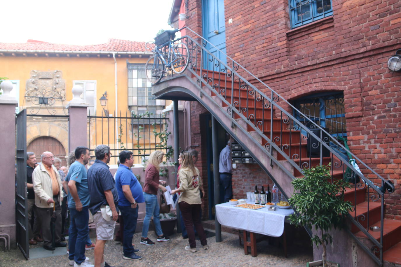 Fotos: Nace ‘El 8 de Serranos’ en la ‘Little England’ de León