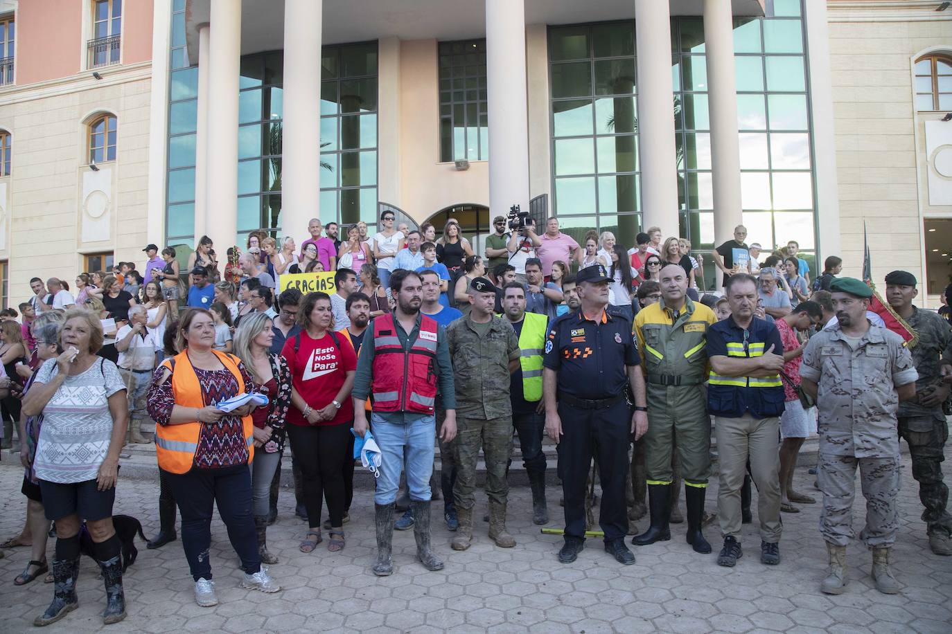 Los 1.400 efectivos y 400 medios materiales que la Unidad Militar de Emergencias (UME) y el resto de las Fuerzas Armadas desplegaron en la Región comienzan el regreso a sus bases tras rebajarse el nivel de emergencia