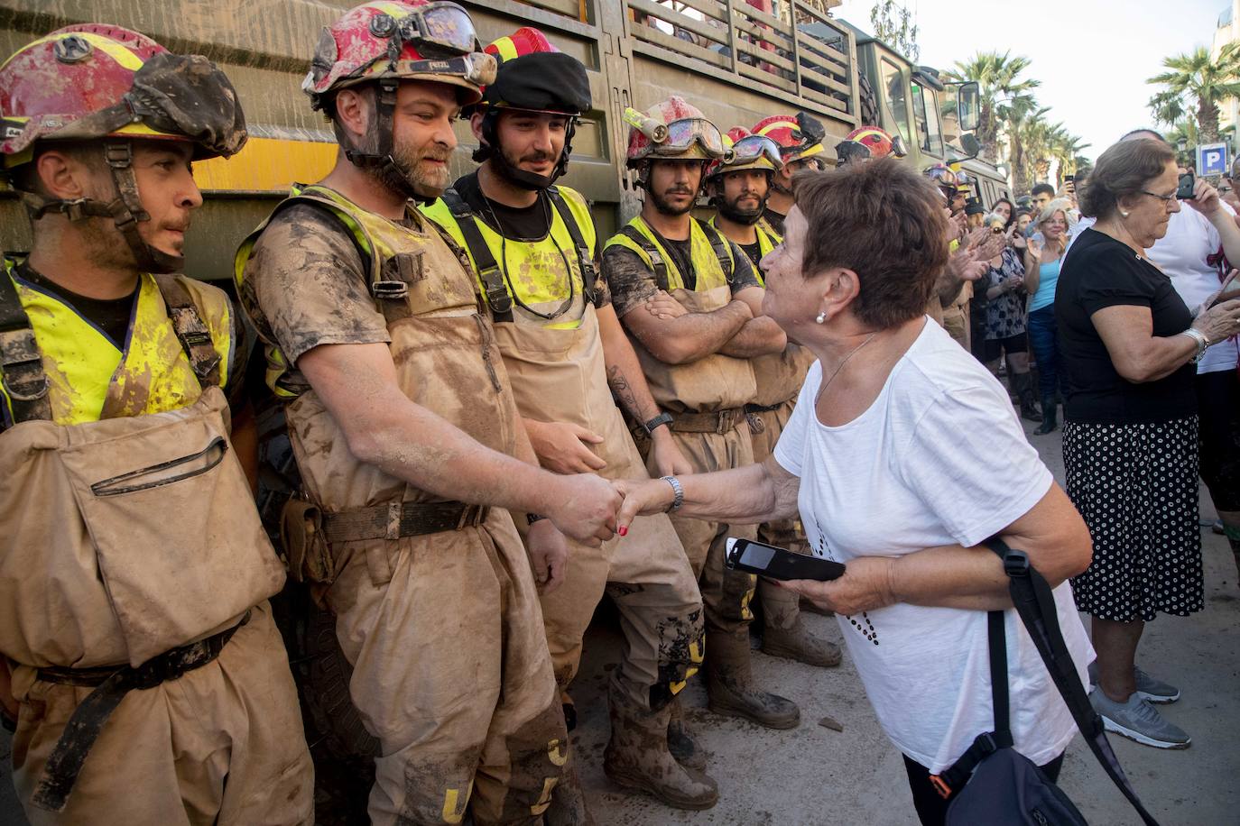 Los 1.400 efectivos y 400 medios materiales que la Unidad Militar de Emergencias (UME) y el resto de las Fuerzas Armadas desplegaron en la Región comienzan el regreso a sus bases tras rebajarse el nivel de emergencia