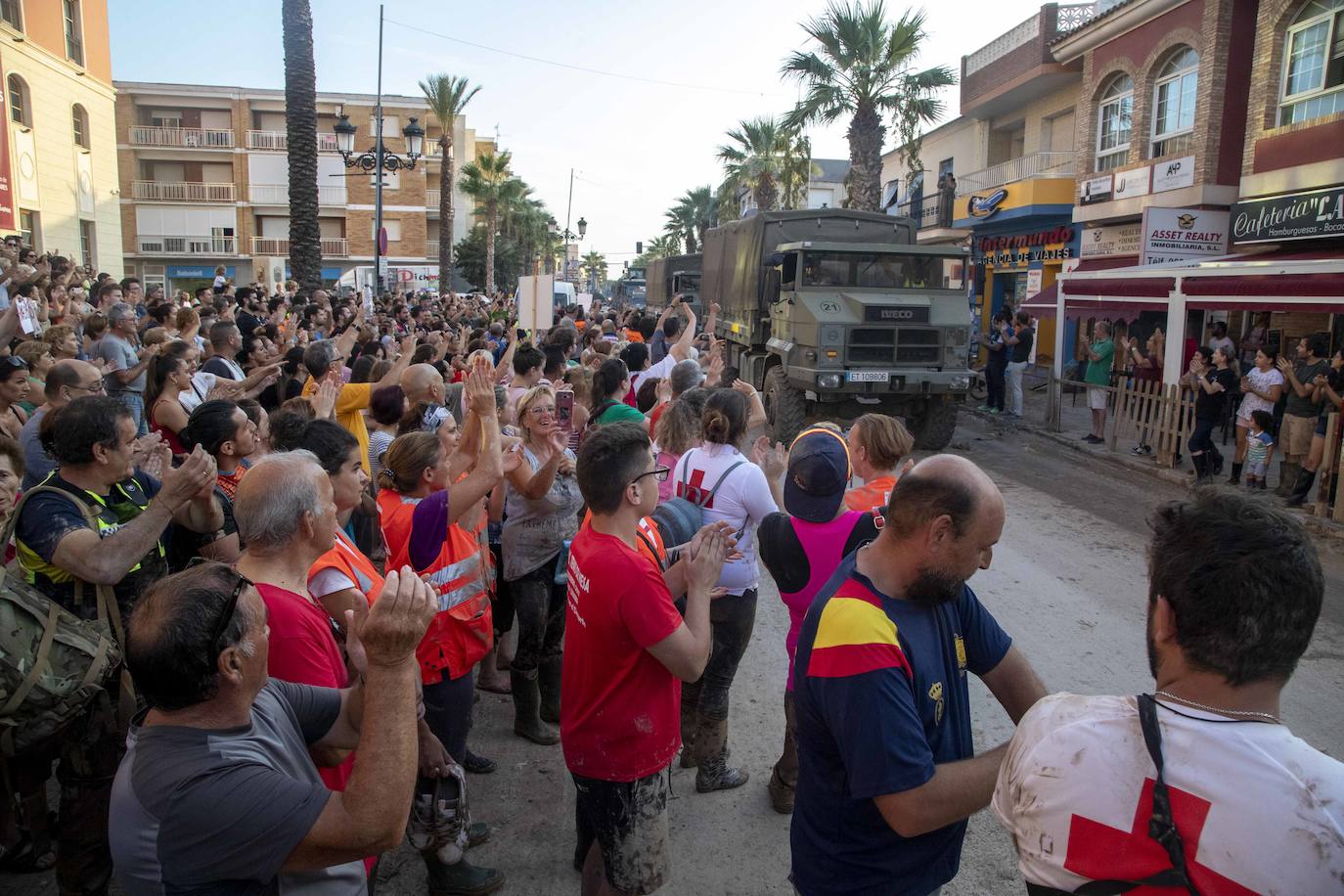 Los 1.400 efectivos y 400 medios materiales que la Unidad Militar de Emergencias (UME) y el resto de las Fuerzas Armadas desplegaron en la Región comienzan el regreso a sus bases tras rebajarse el nivel de emergencia