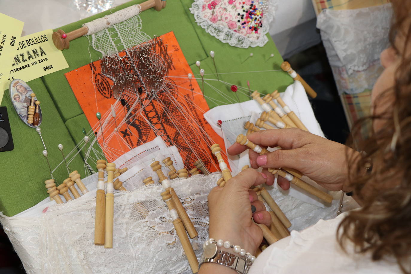 Fotos: Cuatro encuentro de bolilleras en Lorenzana