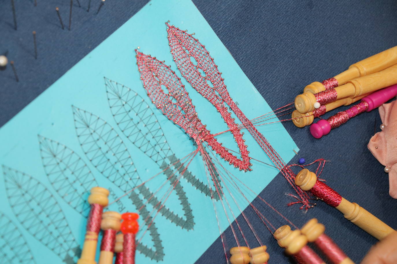 Fotos: Cuatro encuentro de bolilleras en Lorenzana