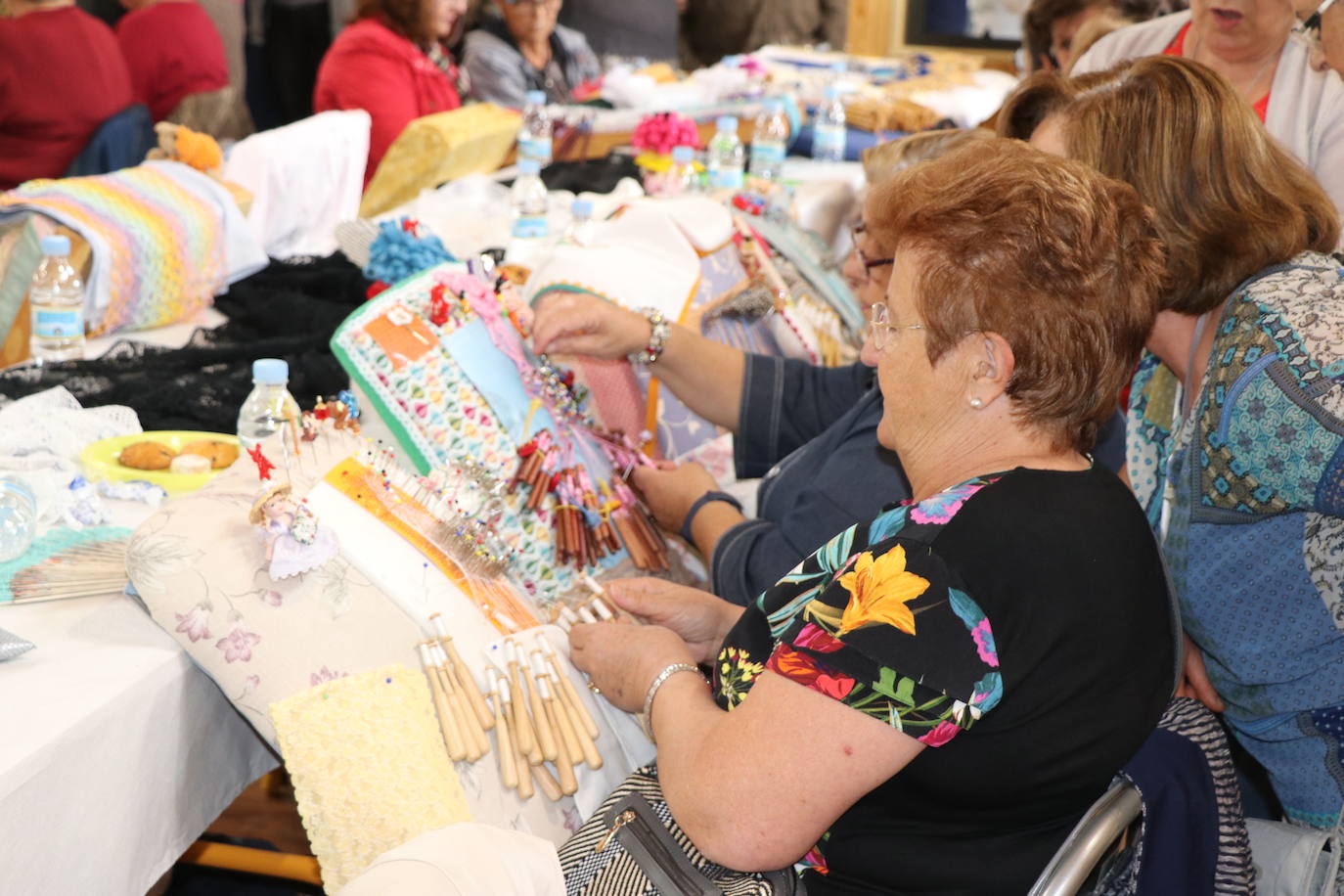 Fotos: Cuatro encuentro de bolilleras en Lorenzana