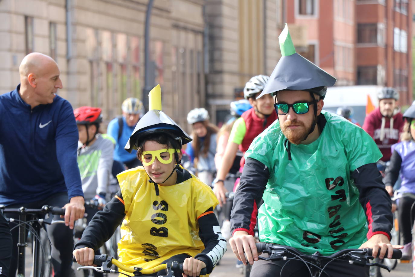 Fotos: Cientos leoneses dan a las al Día de la Bici en León capital