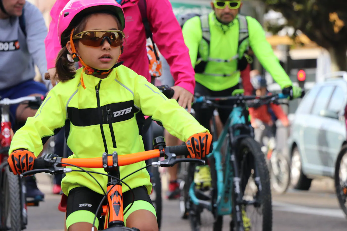 Fotos: Cientos leoneses dan a las al Día de la Bici en León capital