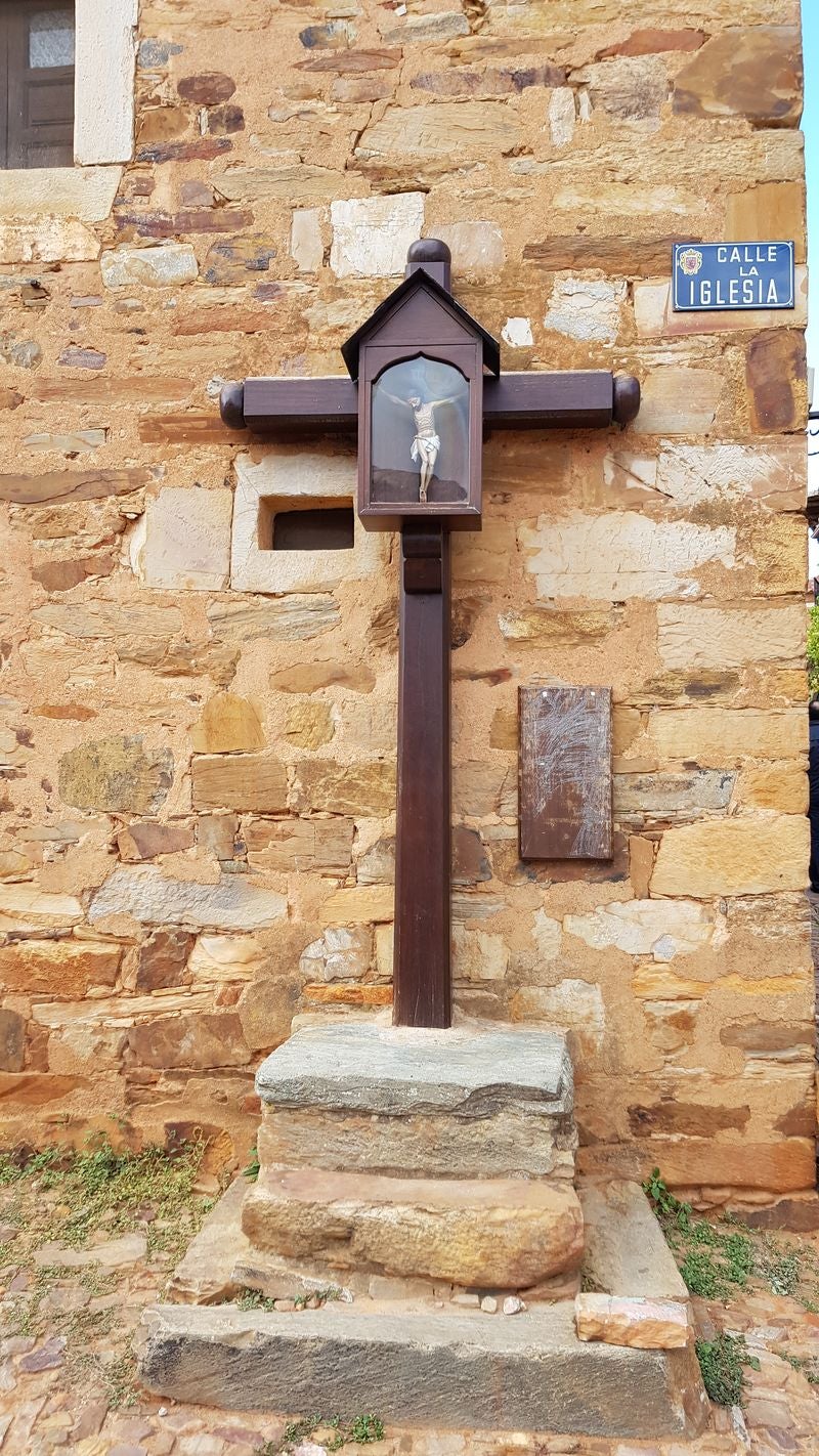 Imagen de una de las casas de piedra del pueblo de Castrillo de los Polvazares.