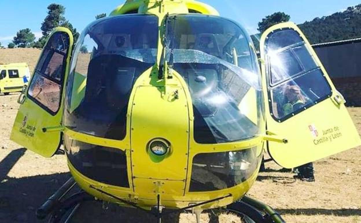 Trasladada en helicóptero a León a una mujer de 81 años atropellada en la calle Canal de Camponaraya