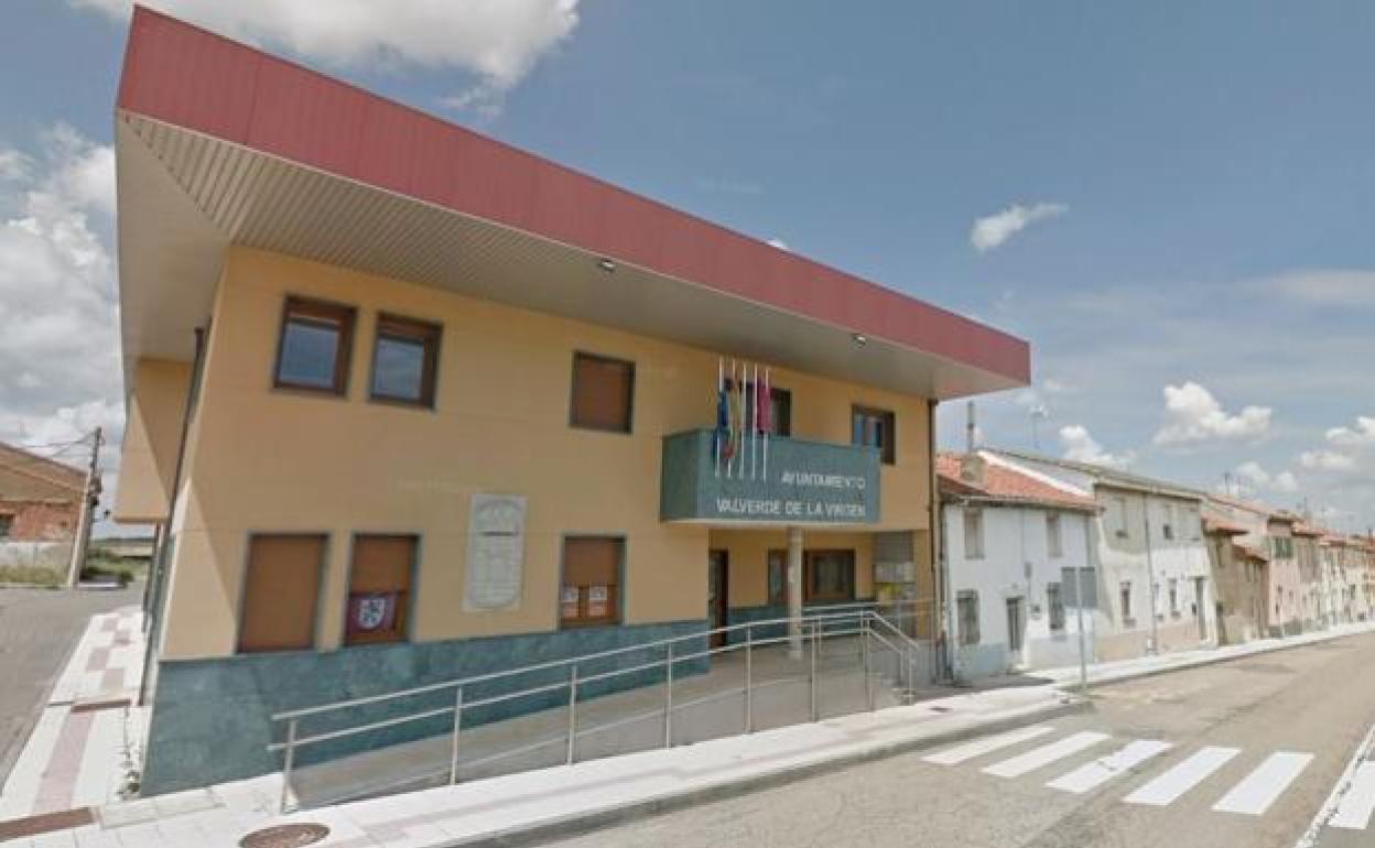 Fachada principal del Ayuntamiento. 