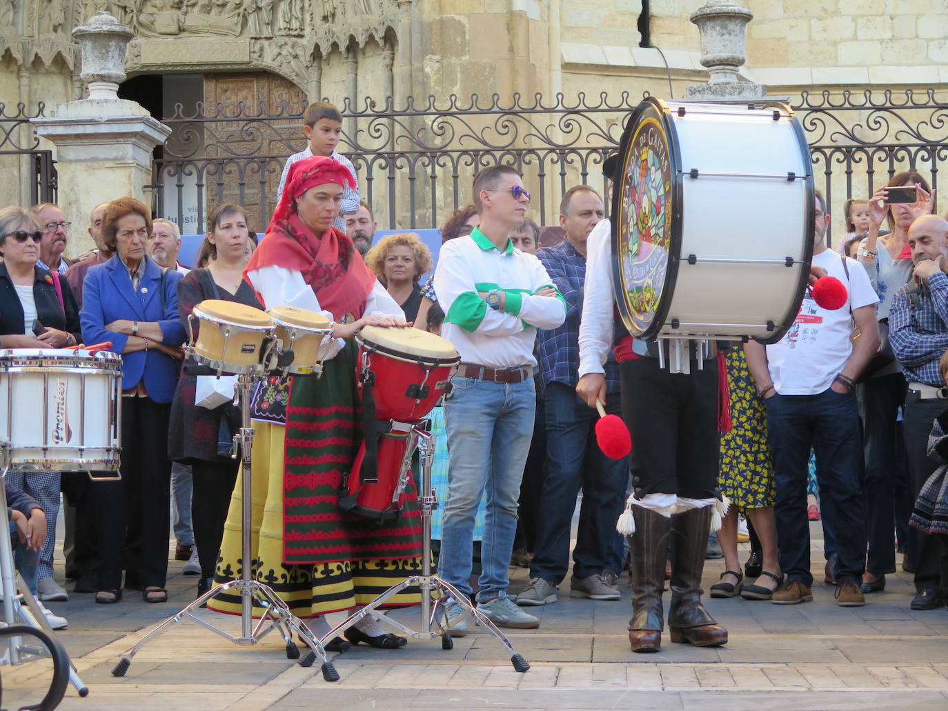 Fotos: Xuntanza de Gaitas a la sombra de la Catedral