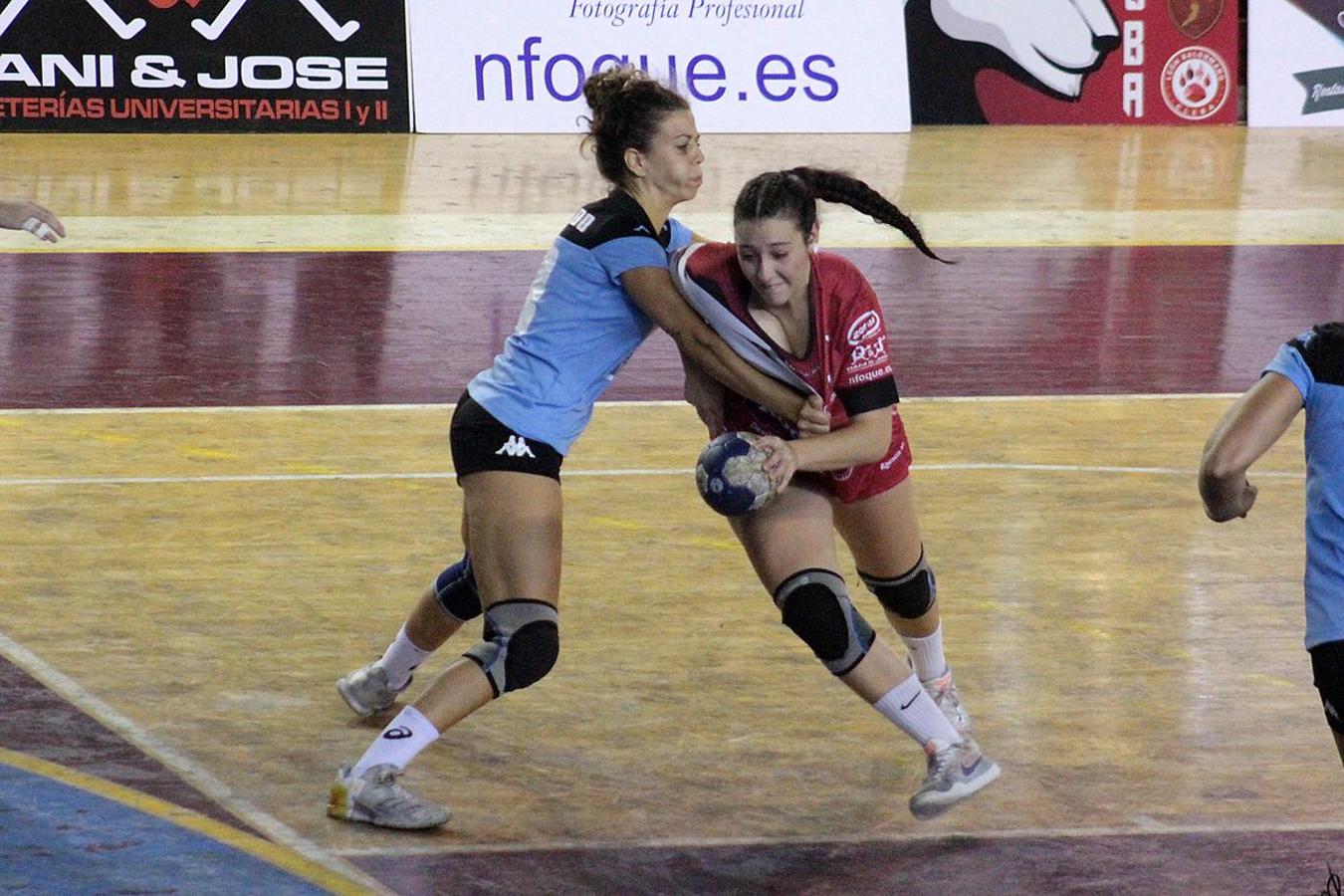 Fotos: Victoria del Rodríguez Cleba frente al Hand Vall, 32 - 24