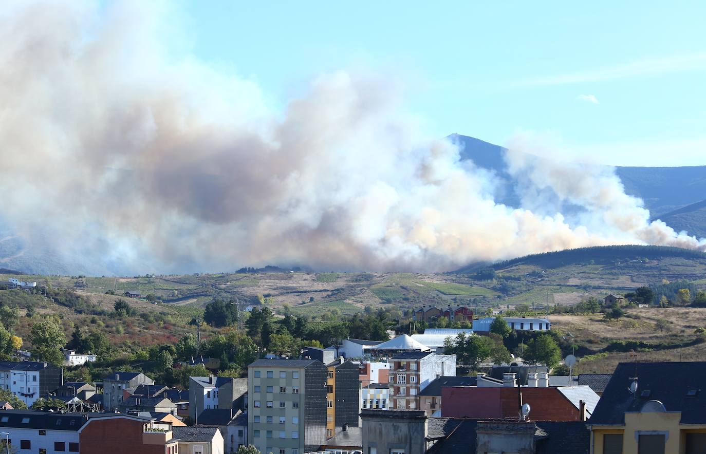 Fotos: Incendio forestal en Valdecañada