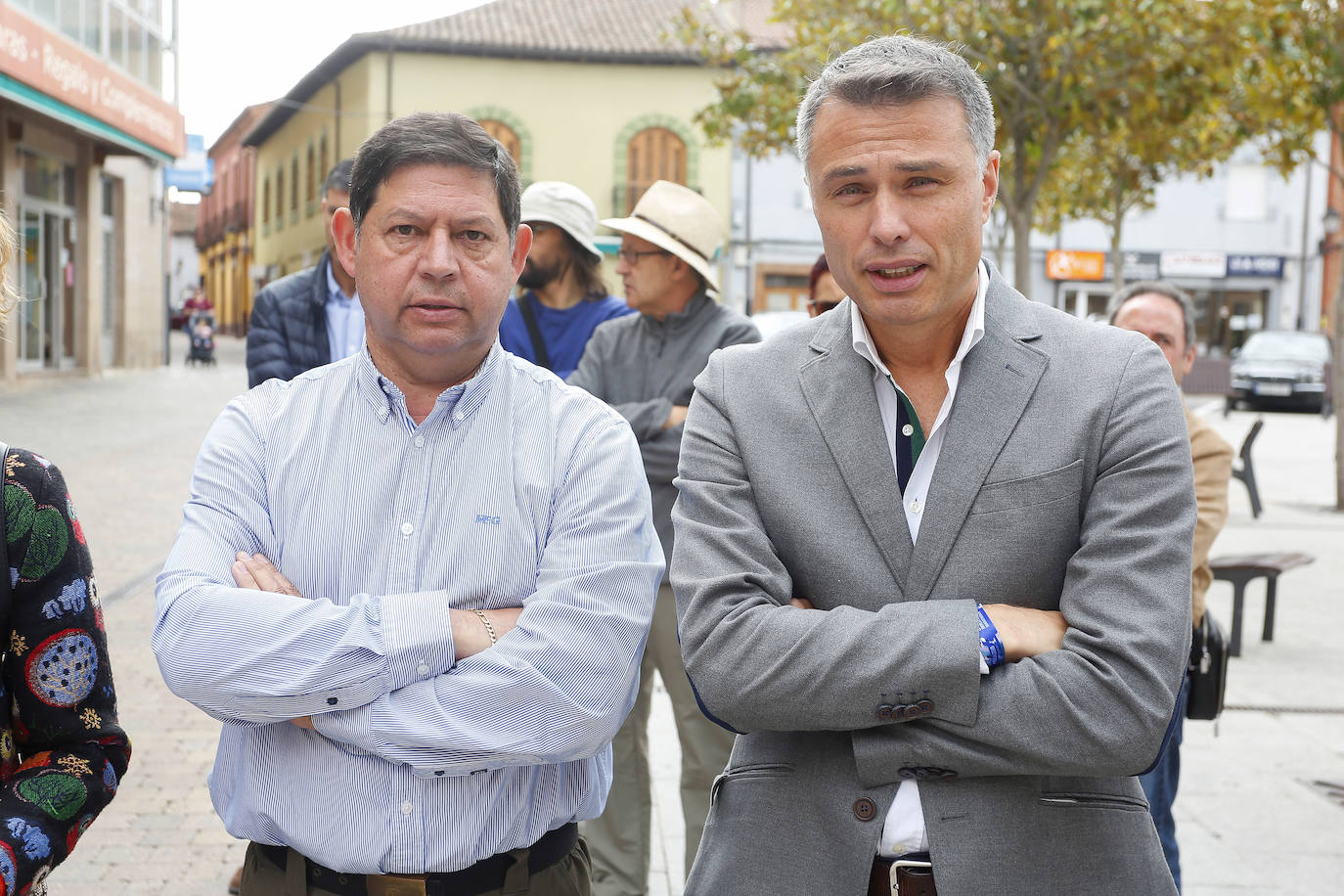 En la imagen, el alcalde del municipio coyantino, Juan Pablo Regadera (D).