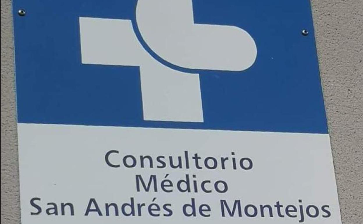 Placa del consultorio de la localidad de San Andrés de Montejos.