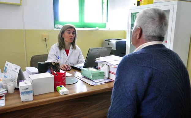 Críticas y malestar político y social por el plan de Sanidad para reordenar los consultorios locales