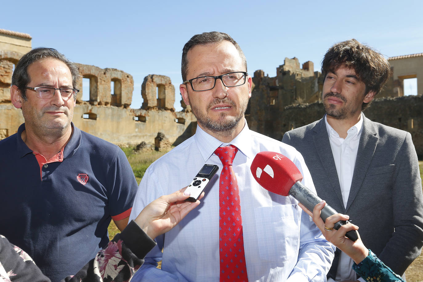 Fotos: El director general de Patrimonio Cultural visita en Monasterio de Santa María de Sandoval