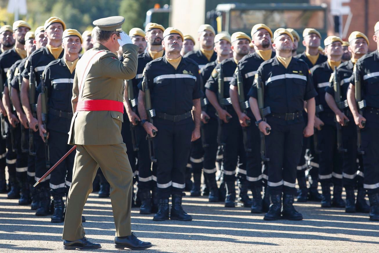 La delegada del Gobierno en Castilla y León, Mercedes Martín, asiste al acto de celebración de la patrona de la Unidad Militar de Emergencias (UME) en Ferral del Bernesga.
