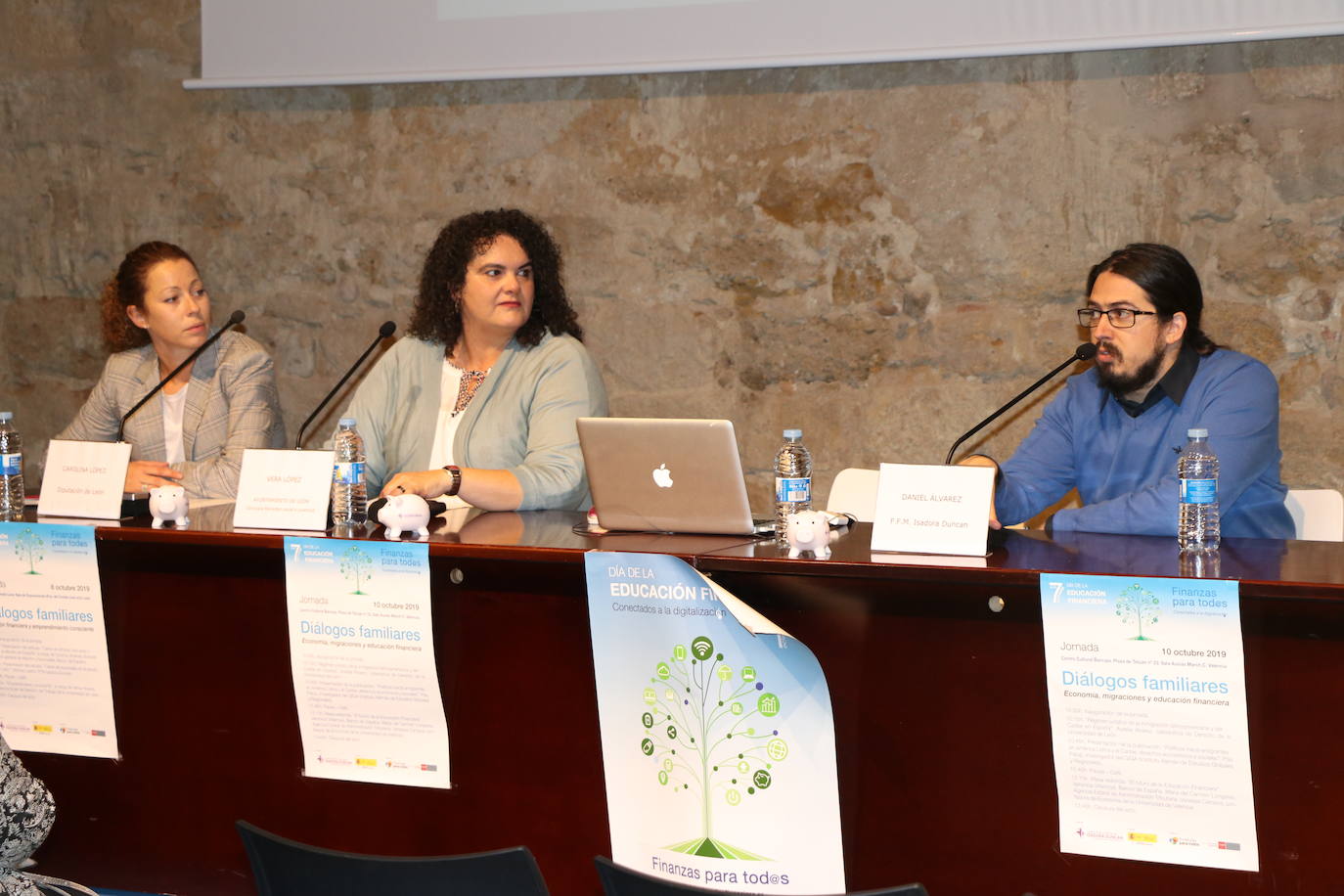 Fotos: Jornadas &#039;Diálogos familiares. Exclusión financiera y entendimiento consciente&#039;