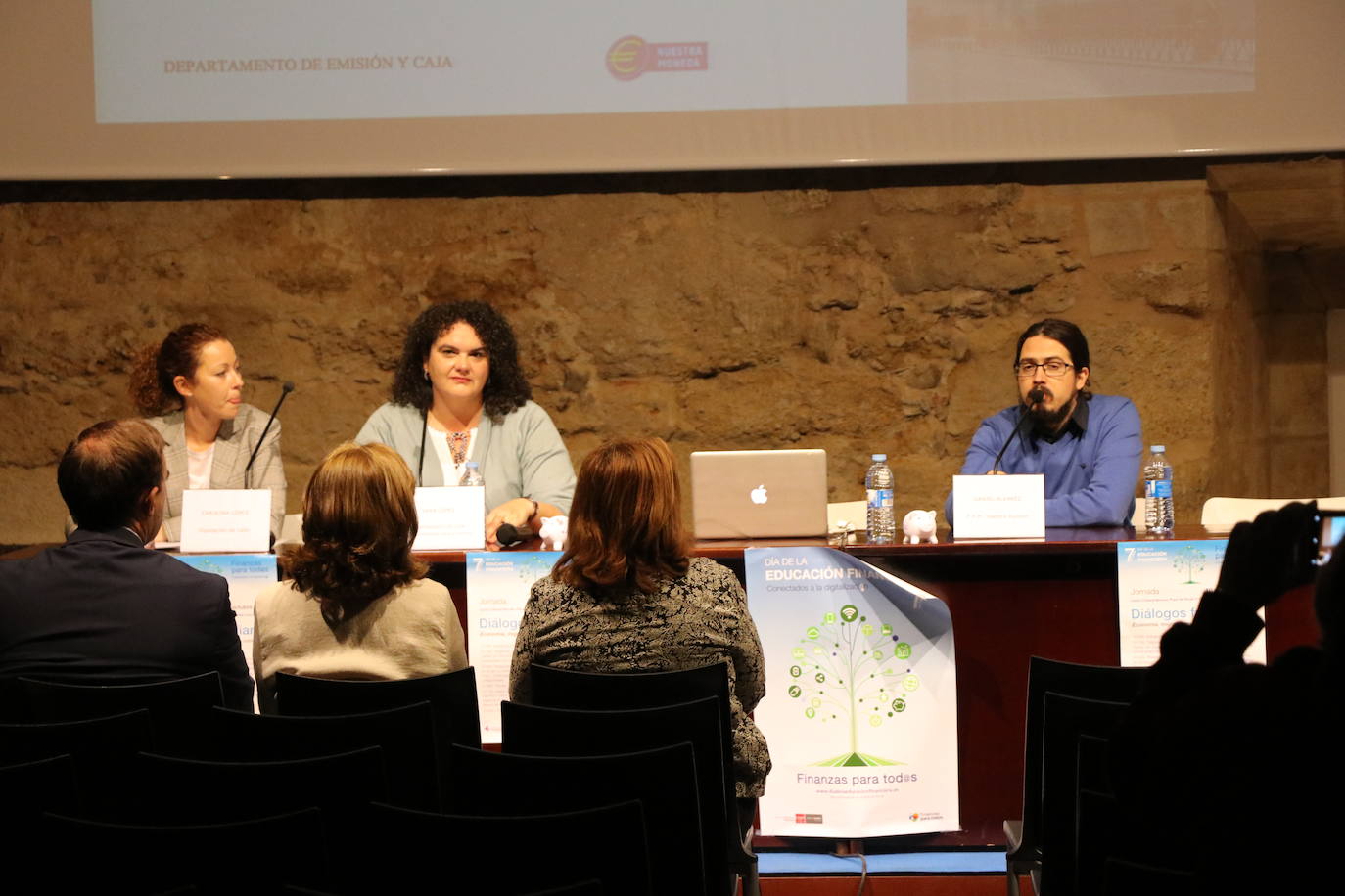 Fotos: Jornadas &#039;Diálogos familiares. Exclusión financiera y entendimiento consciente&#039;