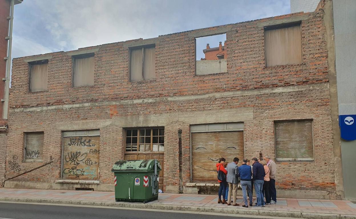 La propiedad de Bodegas Armando asegura que el edificio «no está en ruinas» y no tiene conocimiento de la presencia de 'okupas'