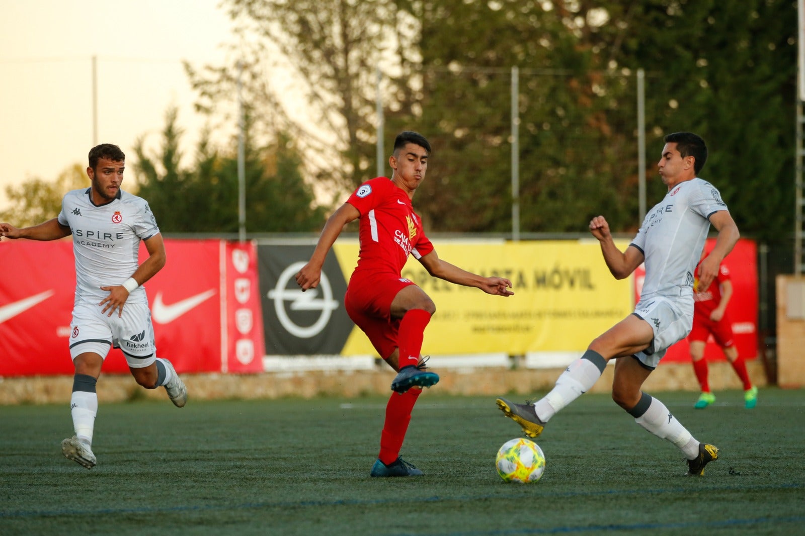 El filial culturalista suma un punto en la visita a Santa Marta de Tormes tras fallar un penalti en el tramo final del choque.