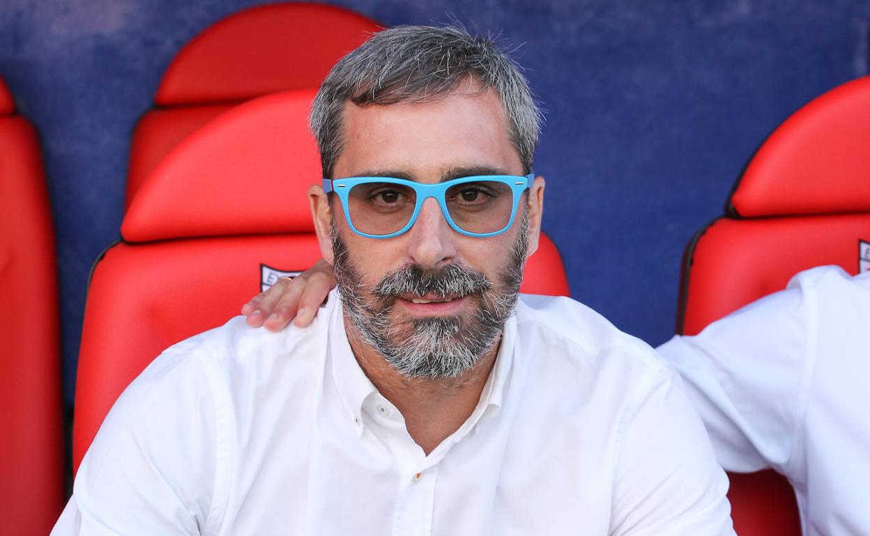 El entrenador de la Ponferradina.