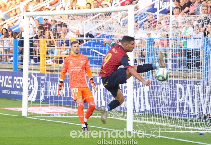 Fotos: Empate entre el Extremadura y la Ponferradina