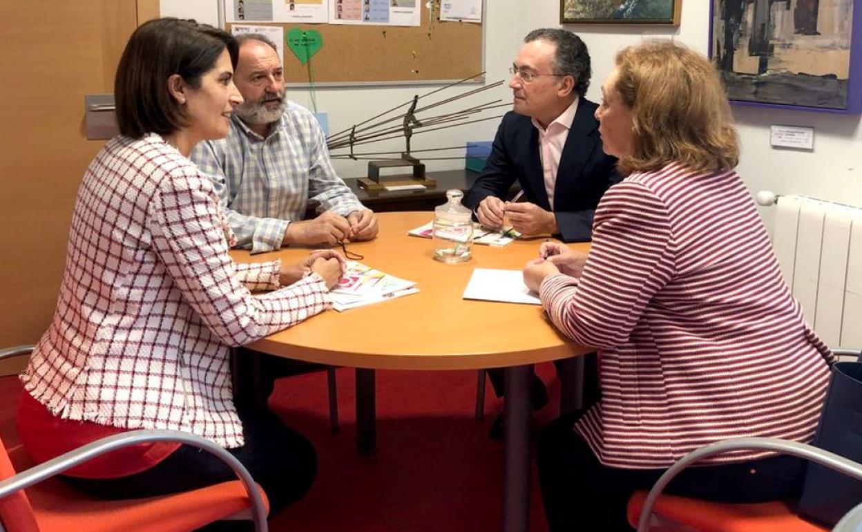 Un instante de la reunión mantenida por los ediles populares.