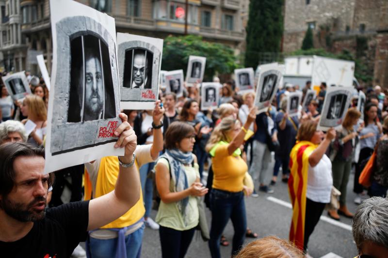 Manifestación por el centro de Barcelona en protesta por la sentencia