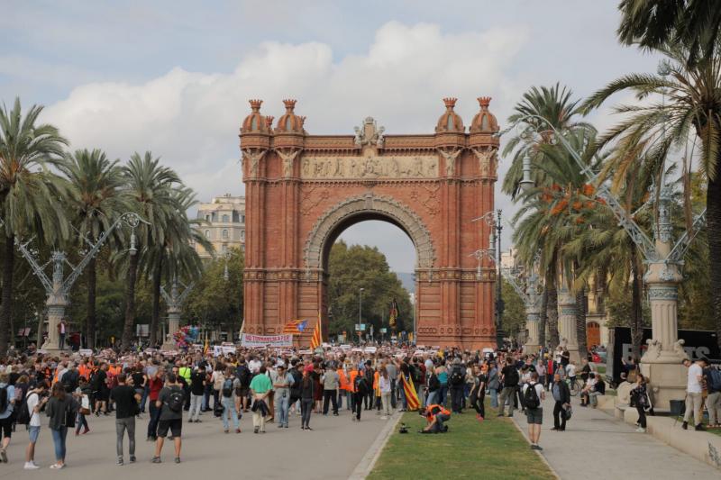 Manifestación por el centro de Barcelona en protesta por la sentencia