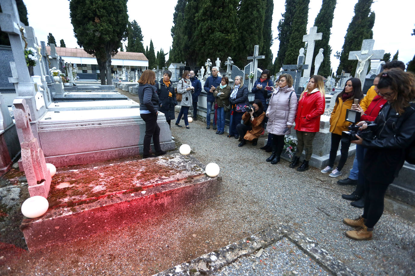 Fotos: Ruta cultural y teatralizada por el cementerio de León