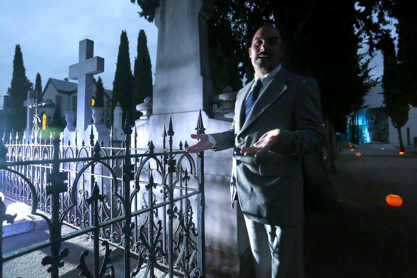 Fotos: Ruta cultural y teatralizada por el cementerio de León