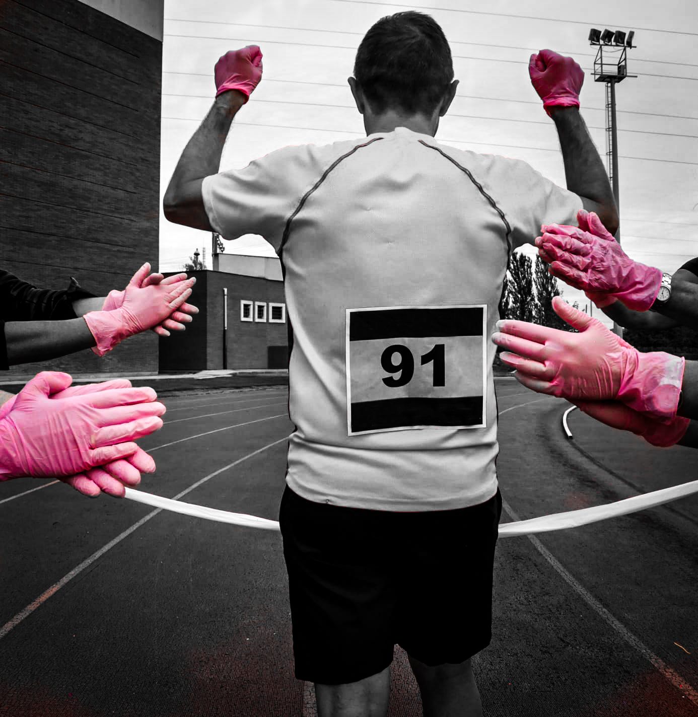 Fotos: León se apunta a la competición europea del guante rosa contra el cáncer de mama