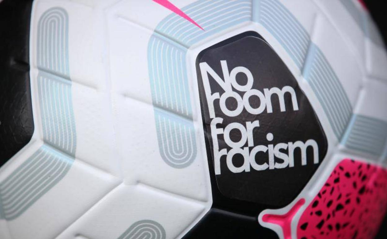 Abandonan un partido de la FA Cup por insultos racistas