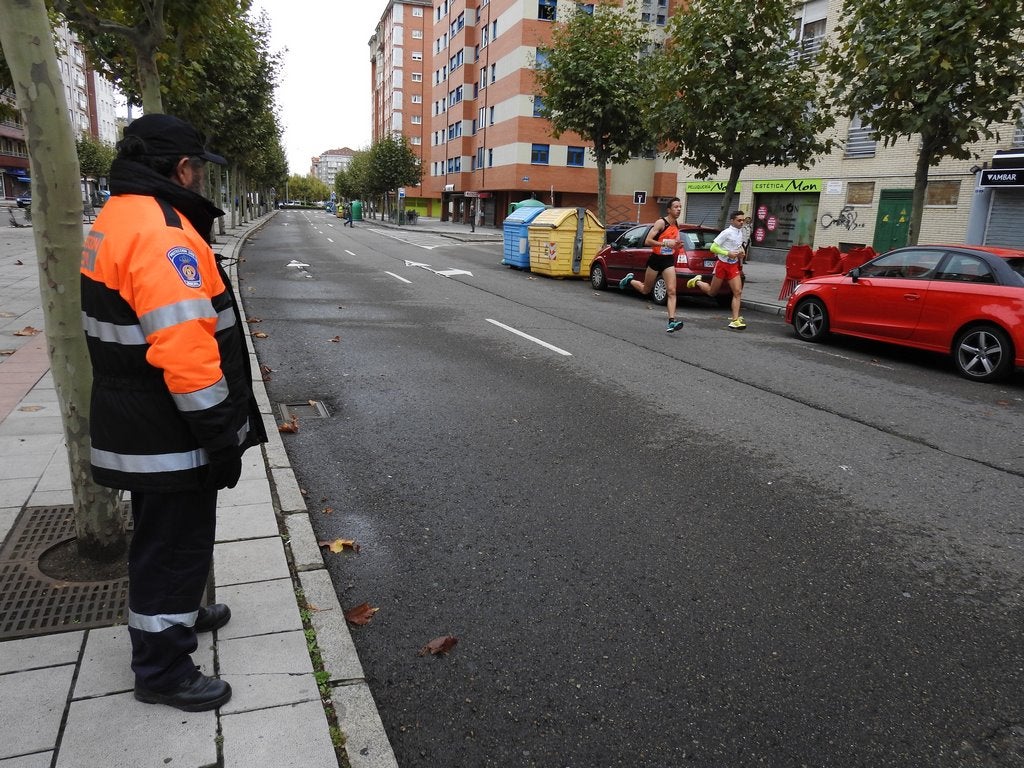 León se ha convertido de nuevo en el escenario para una gran cita del atletismo. Brillantes 10 kilómetros en la ciudad.