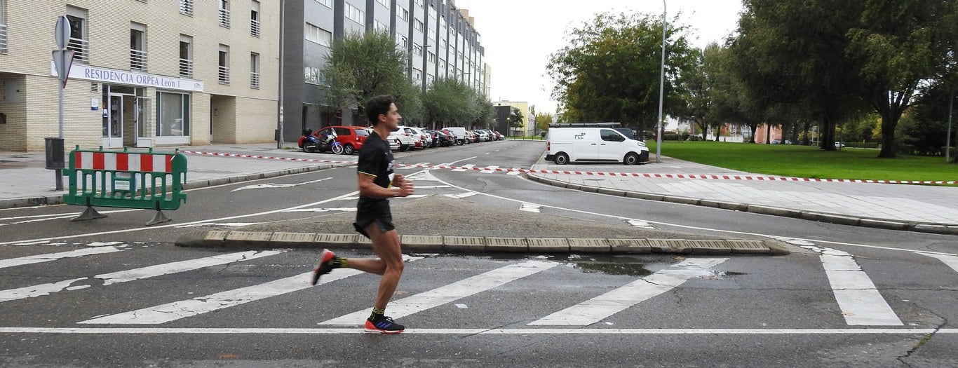 León se ha convertido de nuevo en el escenario para una gran cita del atletismo. Brillantes 10 kilómetros en la ciudad.