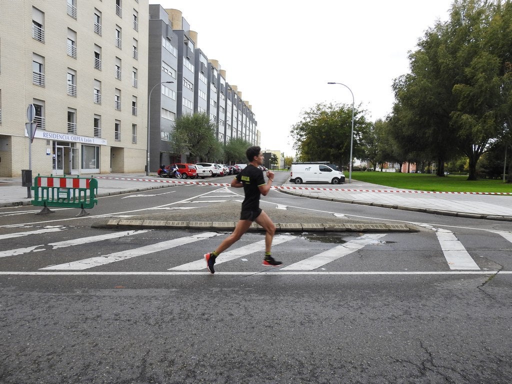 León se ha convertido de nuevo en el escenario para una gran cita del atletismo. Brillantes 10 kilómetros en la ciudad.