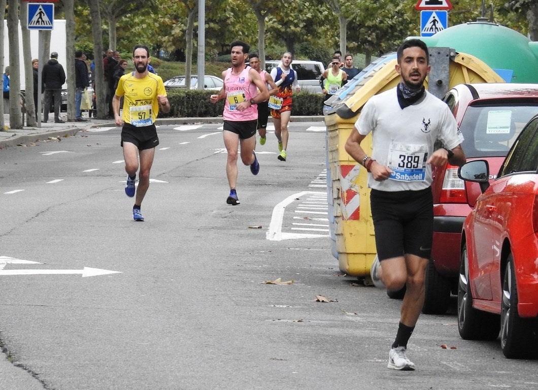 León se ha convertido de nuevo en el escenario para una gran cita del atletismo. Brillantes 10 kilómetros en la ciudad.