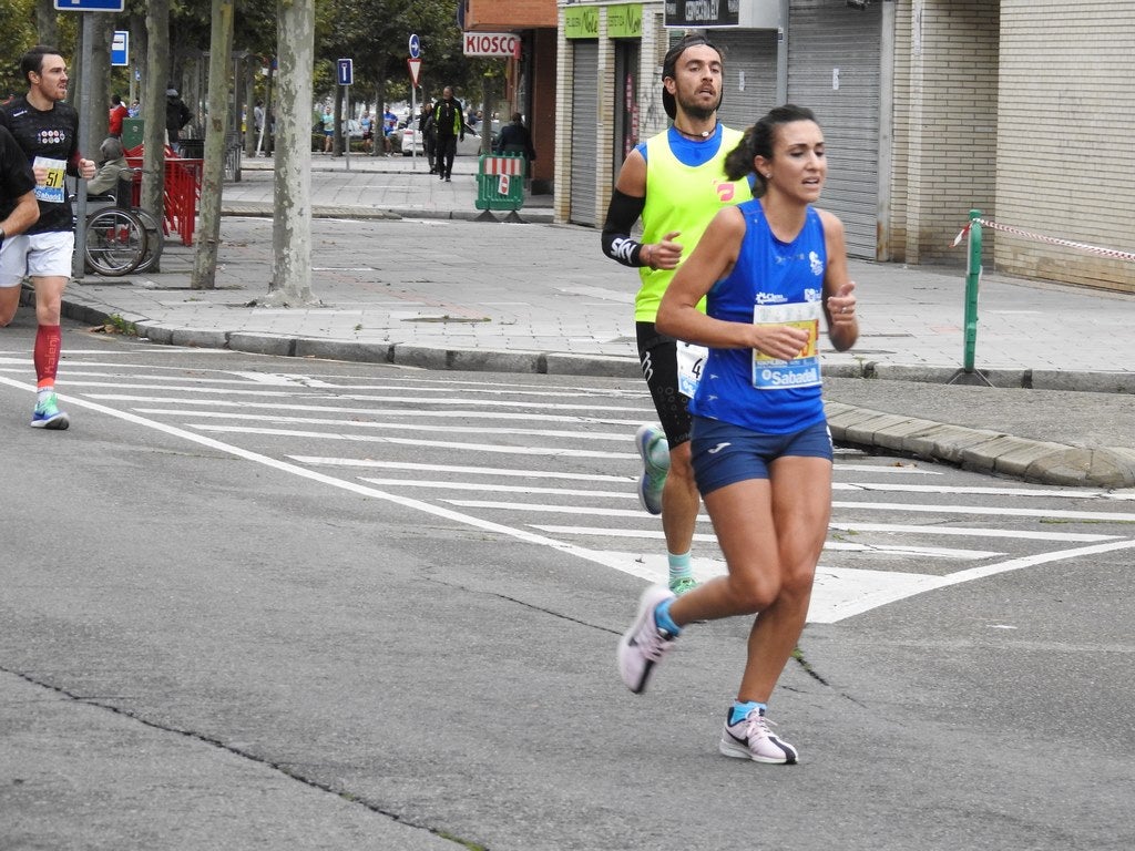 León se ha convertido de nuevo en el escenario para una gran cita del atletismo. Brillantes 10 kilómetros en la ciudad.