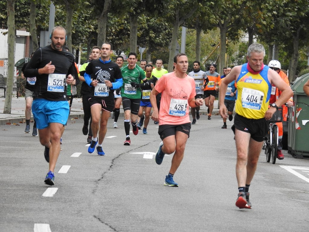 León se ha convertido de nuevo en el escenario para una gran cita del atletismo. Brillantes 10 kilómetros en la ciudad.