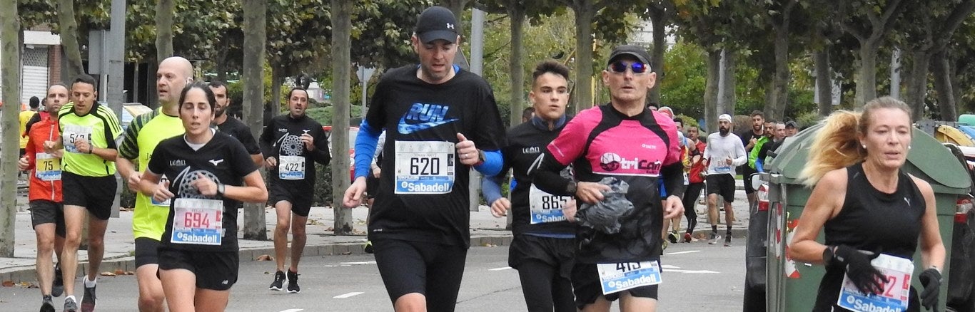 León se ha convertido de nuevo en el escenario para una gran cita del atletismo. Brillantes 10 kilómetros en la ciudad.