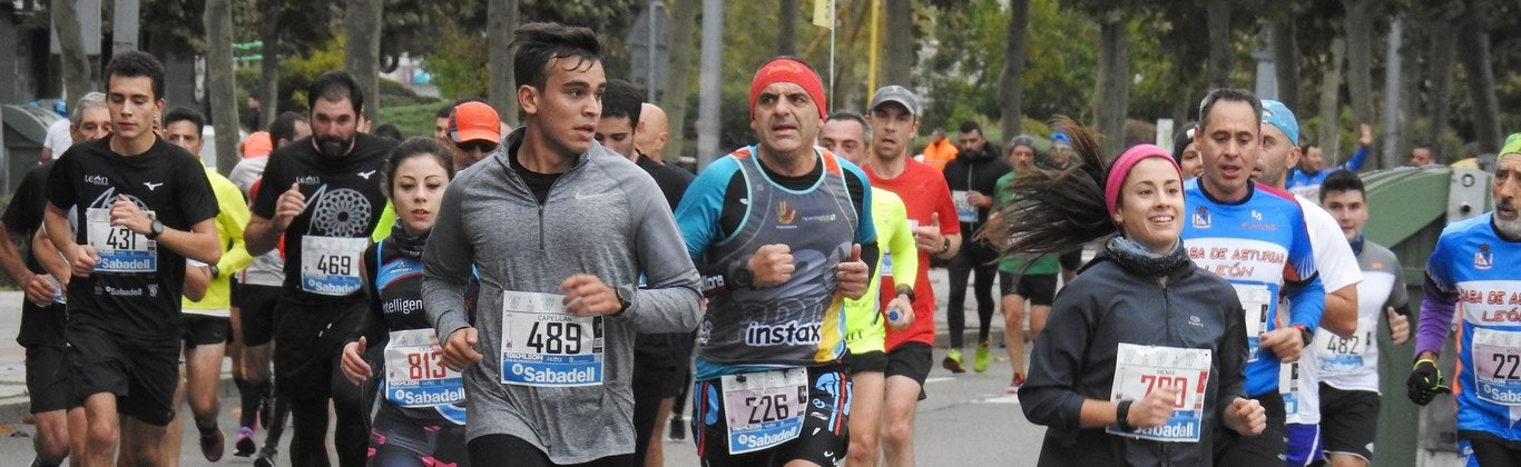 León se ha convertido de nuevo en el escenario para una gran cita del atletismo. Brillantes 10 kilómetros en la ciudad.