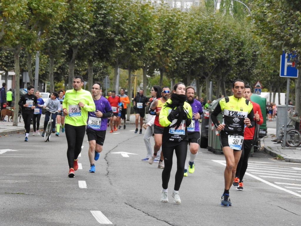 León se ha convertido de nuevo en el escenario para una gran cita del atletismo. Brillantes 10 kilómetros en la ciudad.