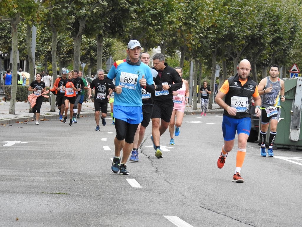 León se ha convertido de nuevo en el escenario para una gran cita del atletismo. Brillantes 10 kilómetros en la ciudad.