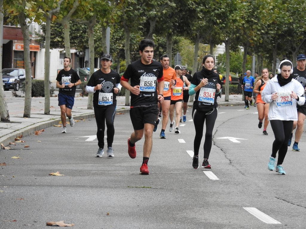 León se ha convertido de nuevo en el escenario para una gran cita del atletismo. Brillantes 10 kilómetros en la ciudad.